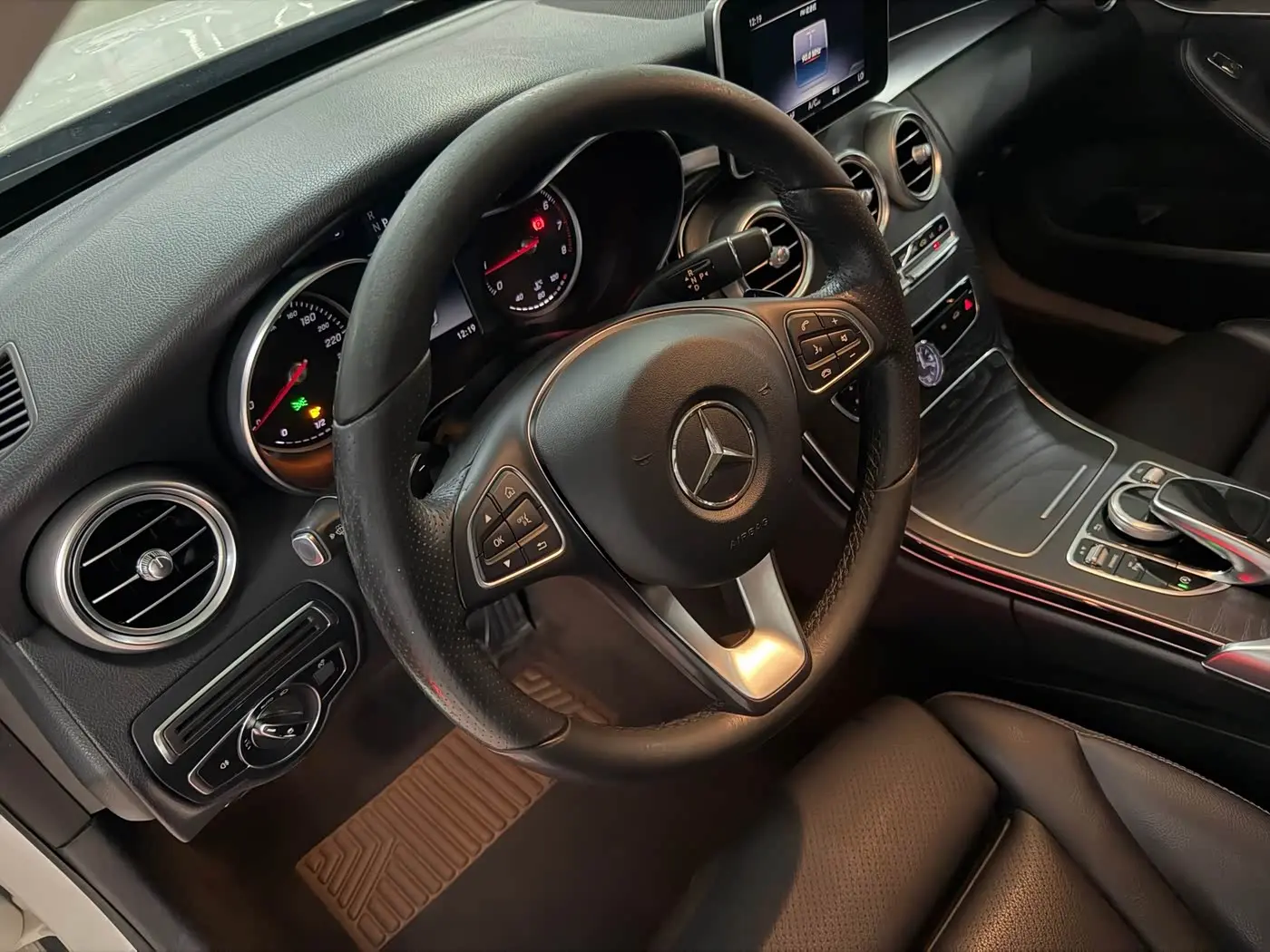 Mercedes-Benz C-Class 2018 — Фото 4/11