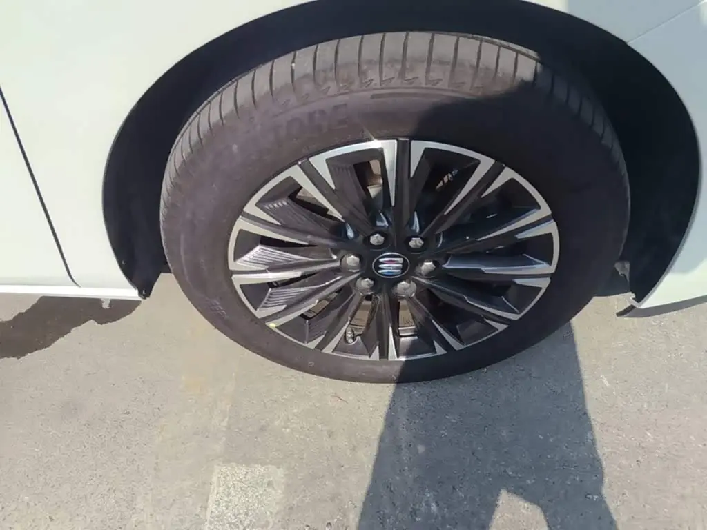 Buick GL8 2026 — Photo 12/20