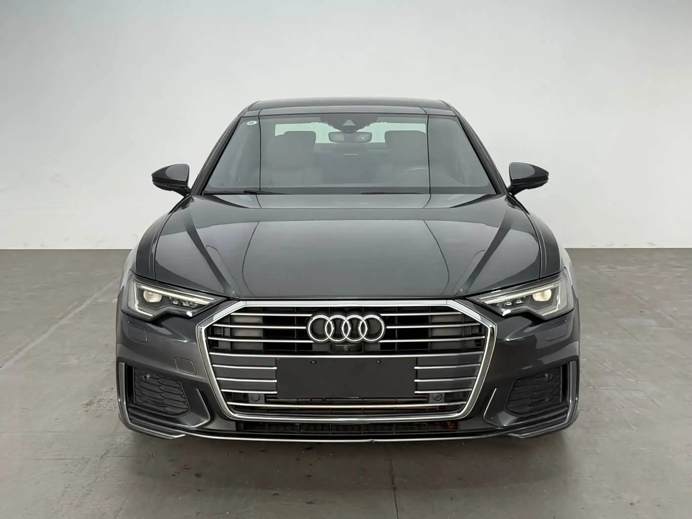 Audi A6L 2021 — Photo 2/16
