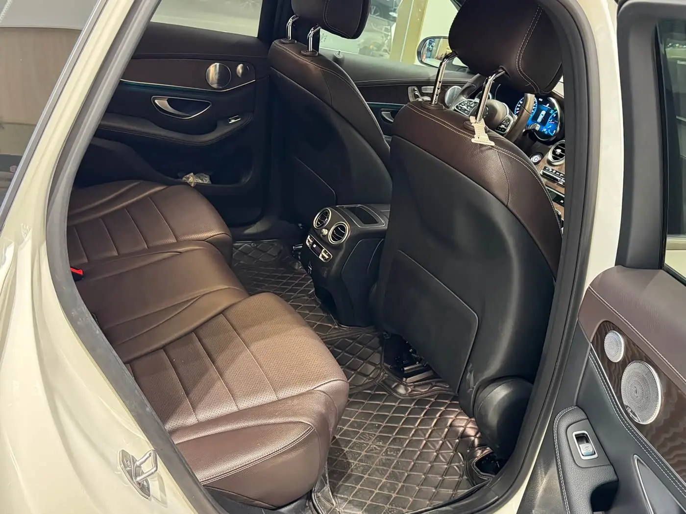 Mercedes-Benz GLC 2020 — Фото 18/19