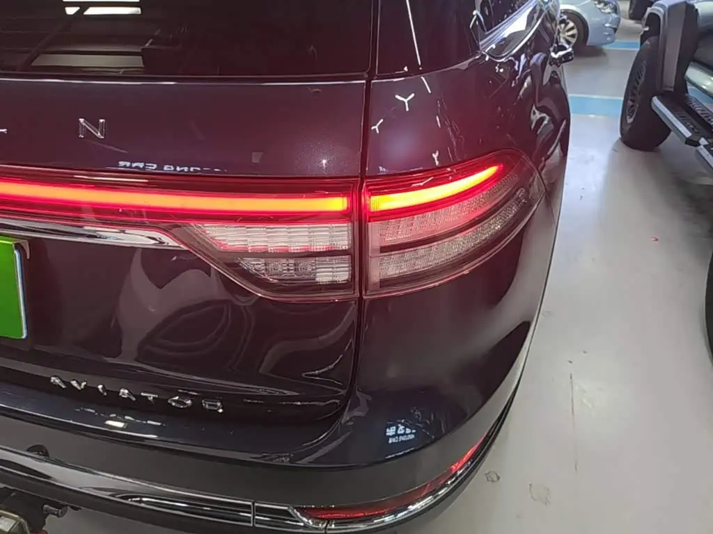Lincoln Aviator 2020 — Şəkil 8/20