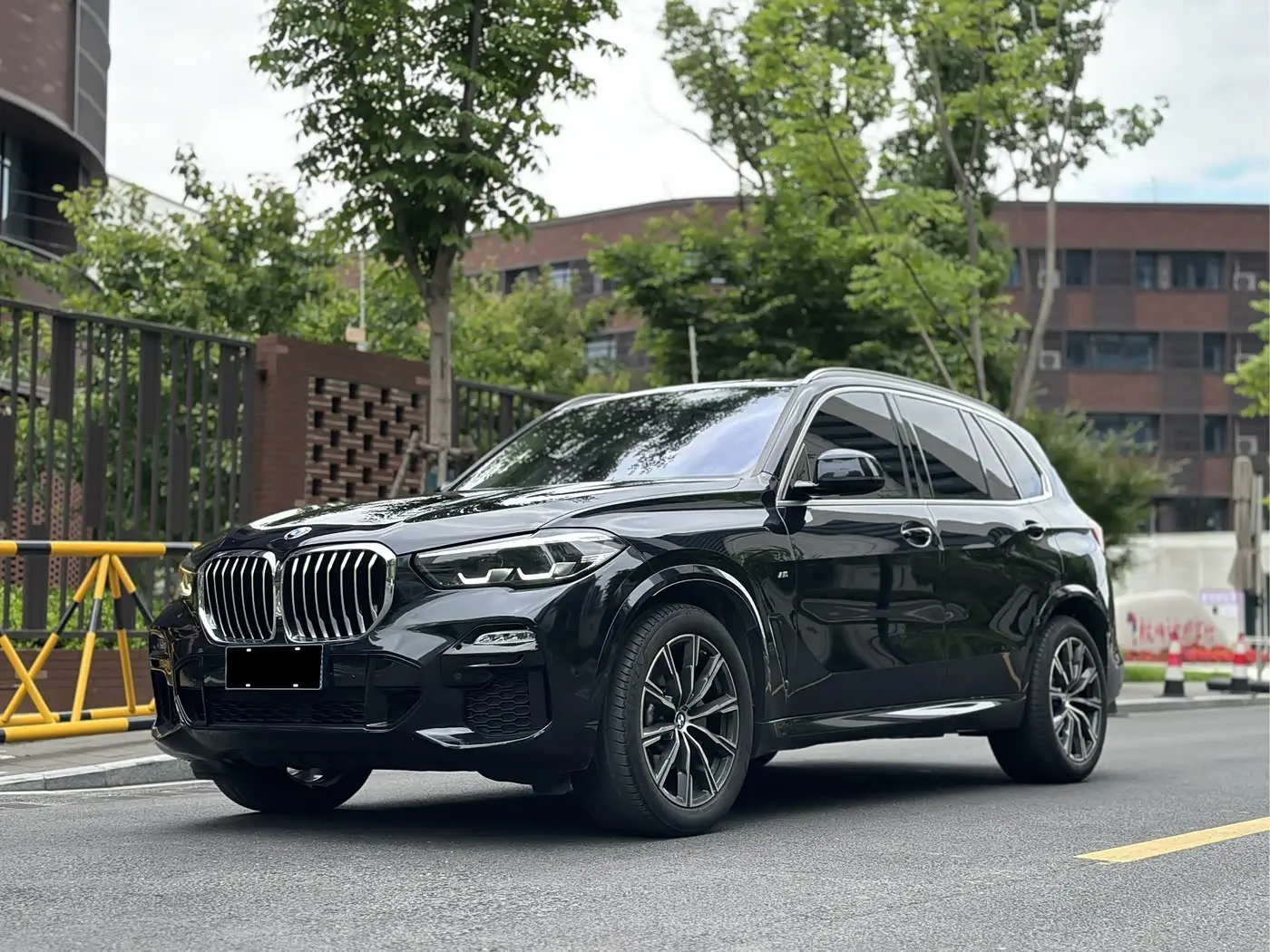 BMW X5 2021 — Photo 1/20