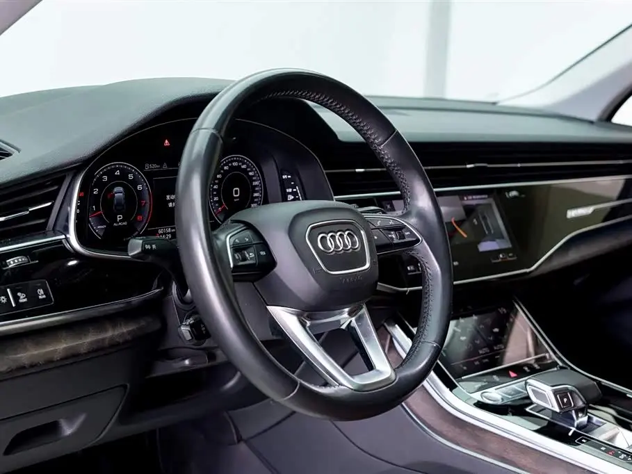 Audi Q7 2020 — Şəkil 19/20
