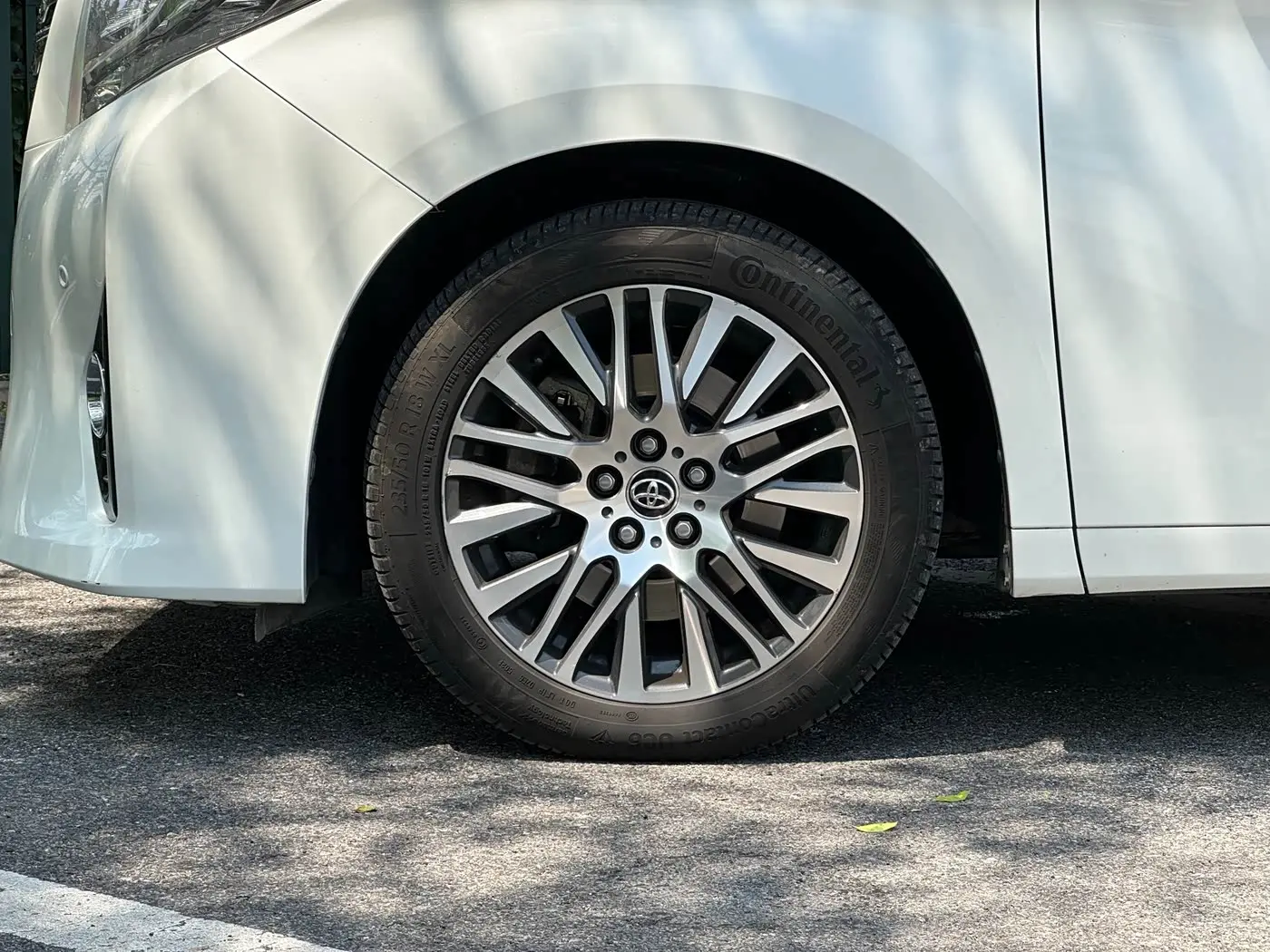 Toyota Alphard 2017 — Фото 8/20