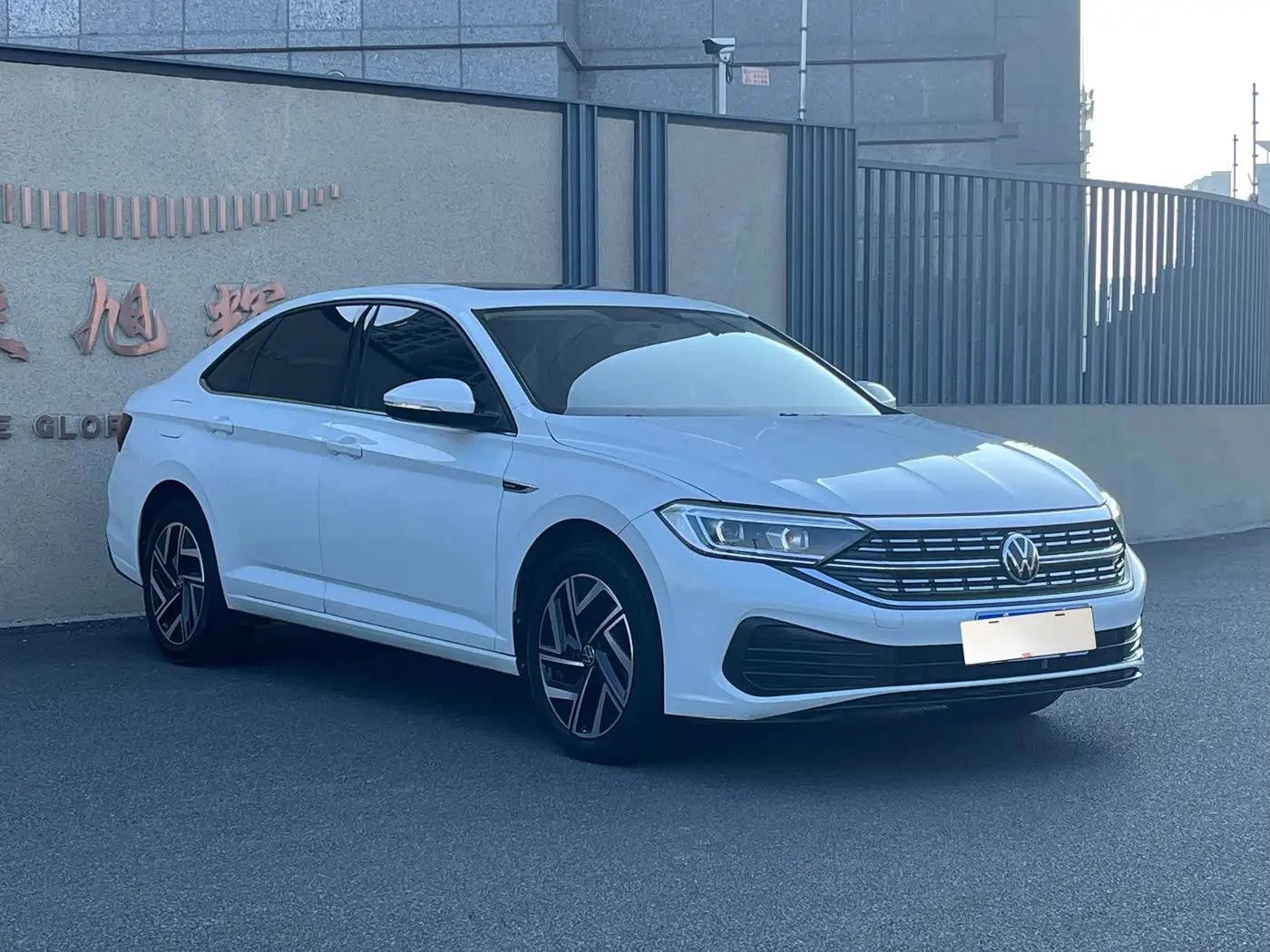 Volkswagen Sagitar 2024 — Photo 3/18