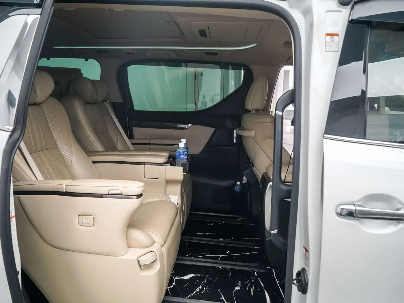 Toyota Vellfire 2021 — Фото 14/16
