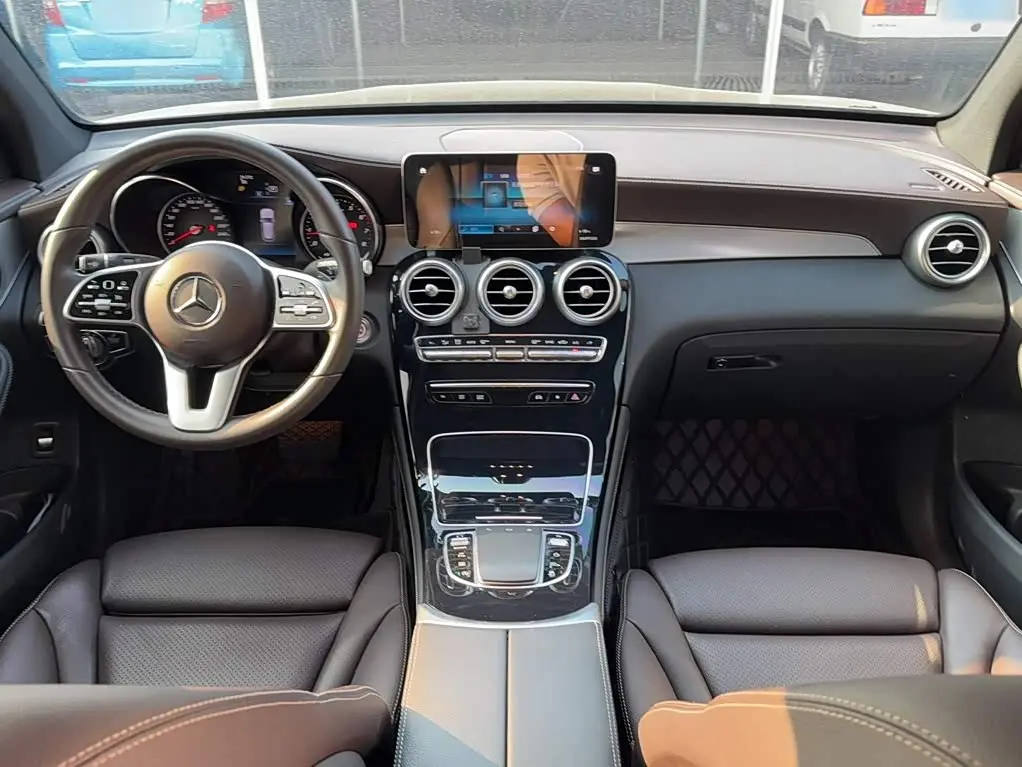 Mercedes-Benz GLC 2020 — Şəkil 17/18
