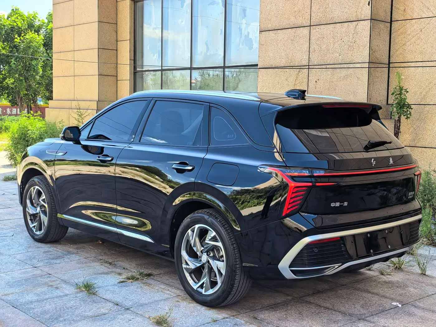 Hongqi HS3 PHEV 2026 — Фото 9/15