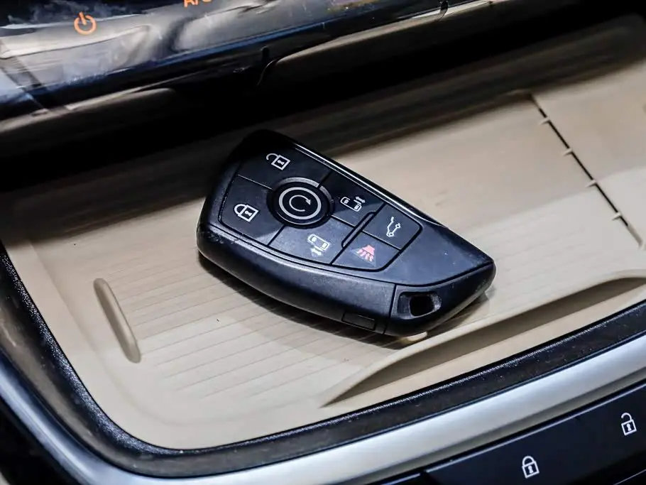 Buick GL8 New Energy 2025 — Фото 19/20