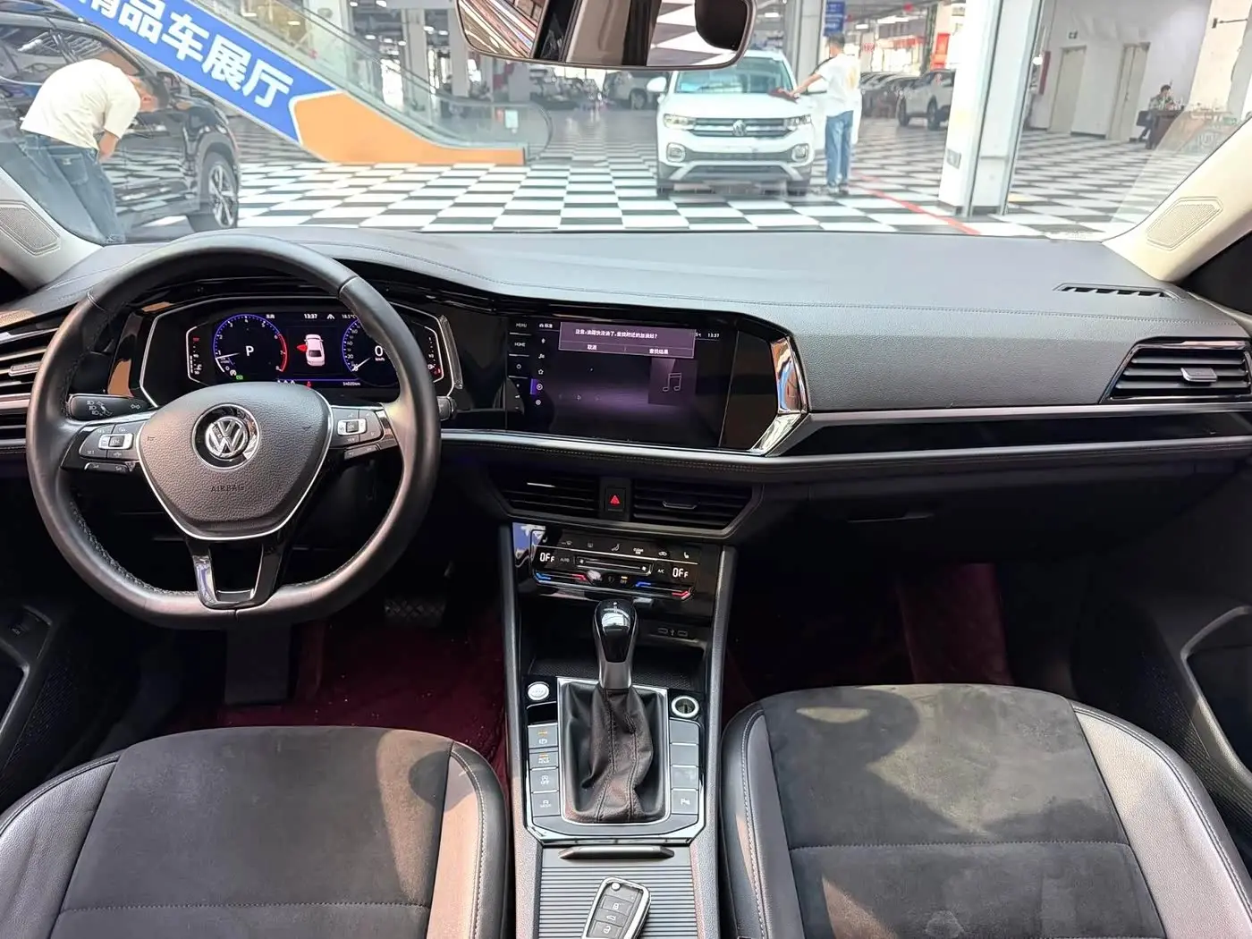 Volkswagen Sagitar 2022 — Photo 9/19