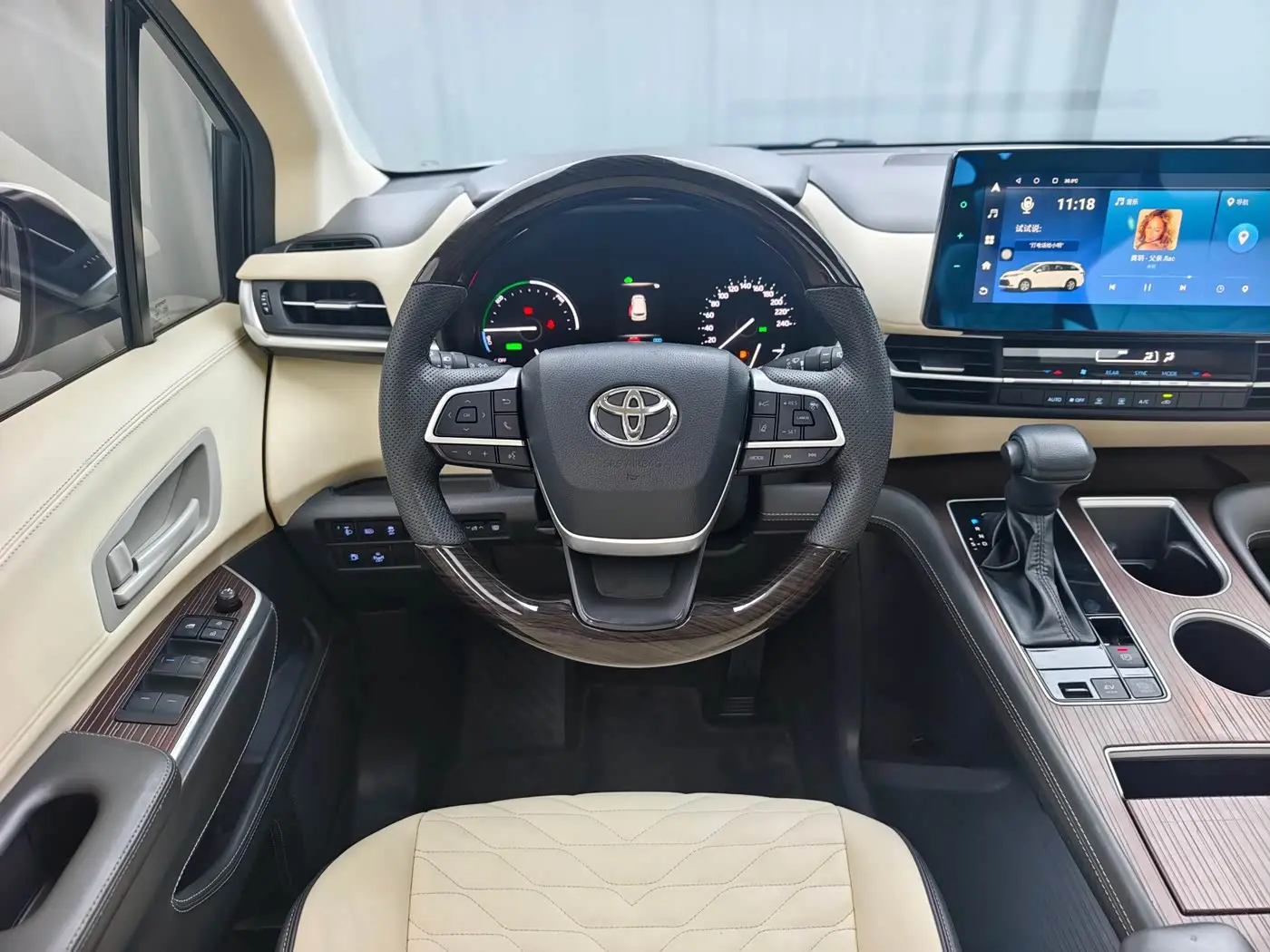 Toyota Sienna 2022 — Photo 10/20