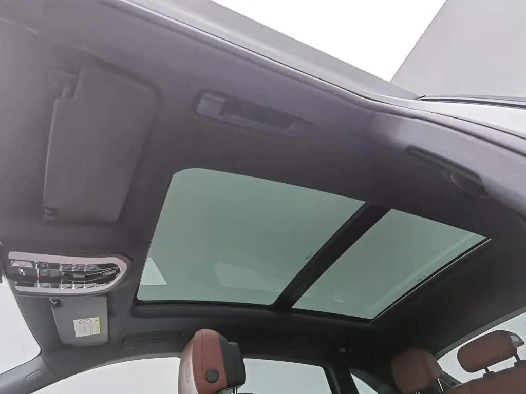 Porsche Macan 2021 — Photo 14/20