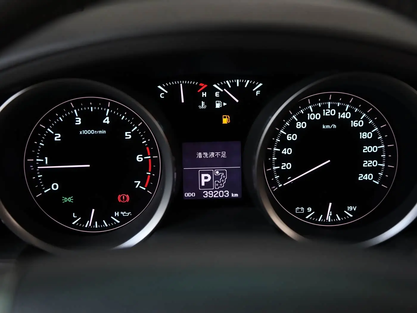 Toyota Land Cruiser 2011 — Photo 8/17