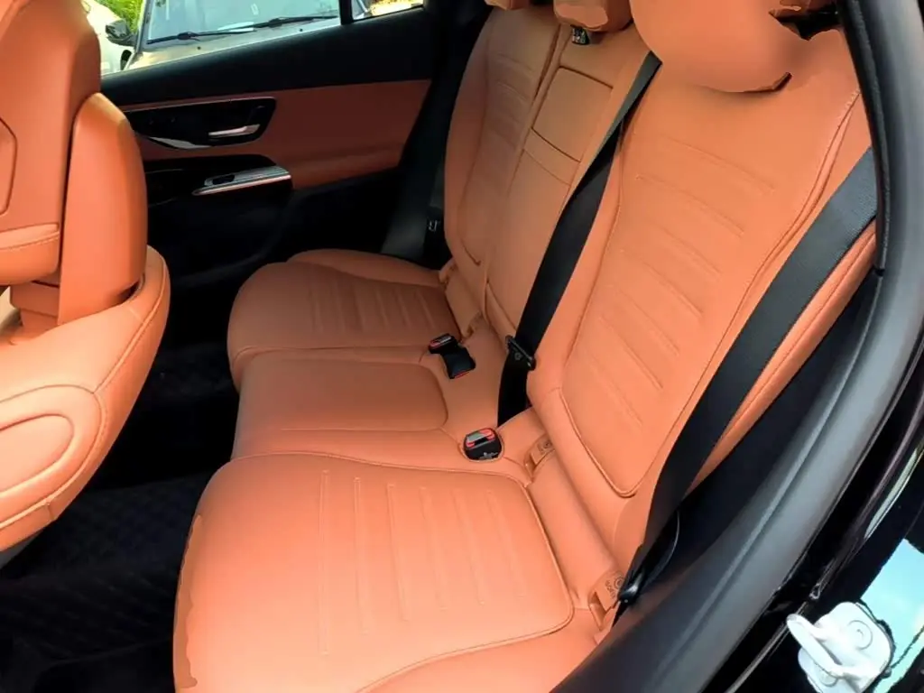 Mercedes-Benz GLC 2025 — Photo 17/20