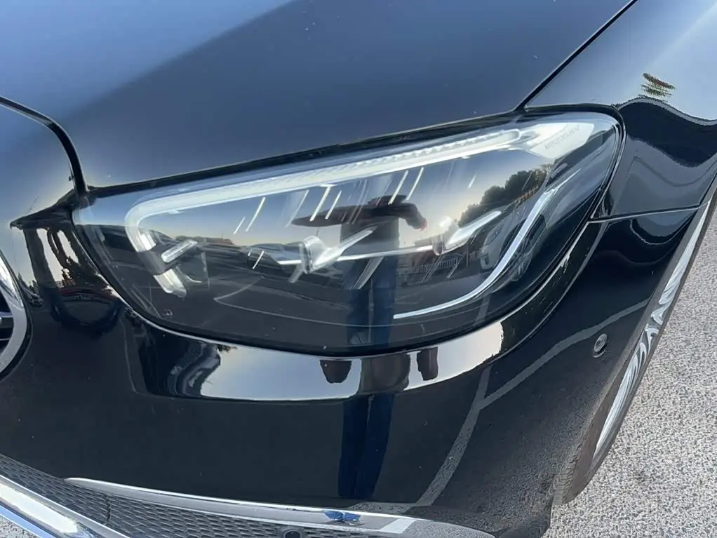 Mercedes-Benz E-Class 2022 — Photo 14/20