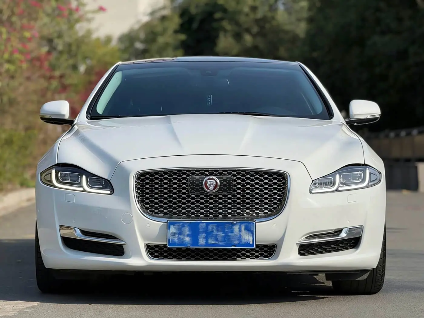 Jaguar XJ 2017 — Şəkil 1/9