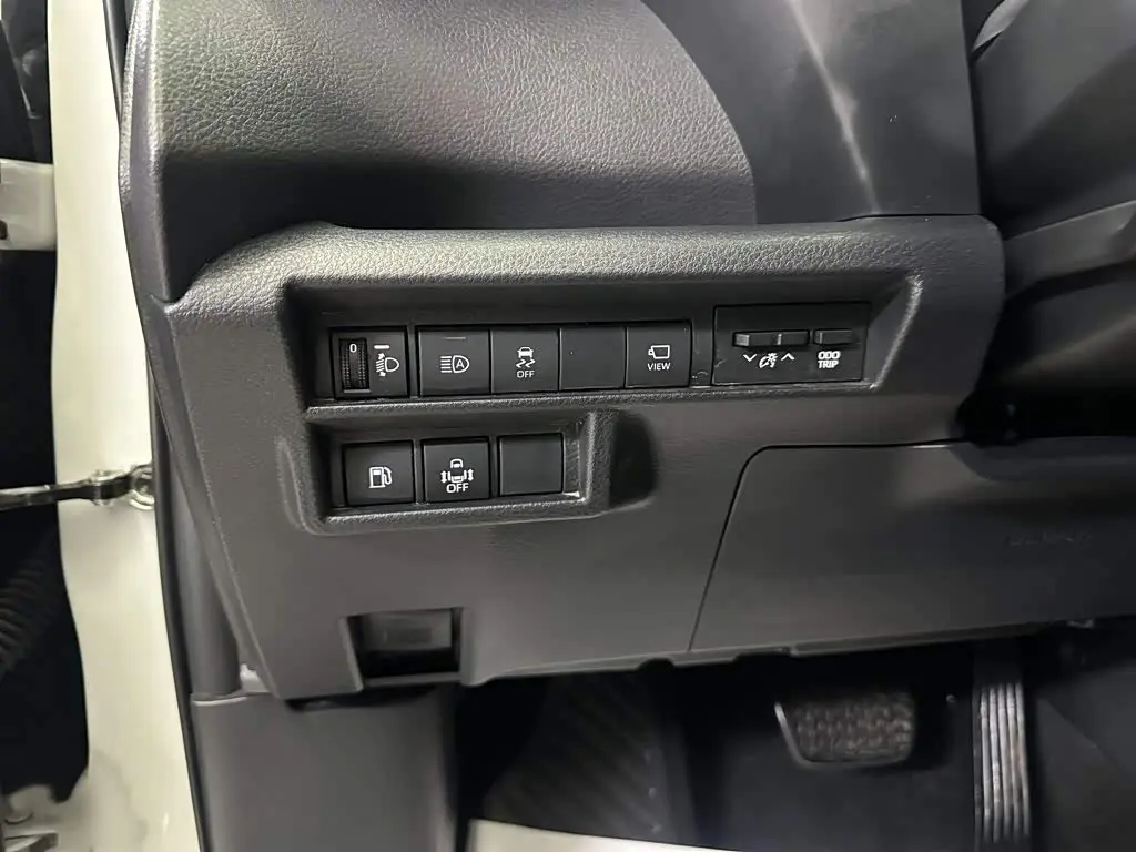 Toyota Granvia 2024 — Photo 16/20