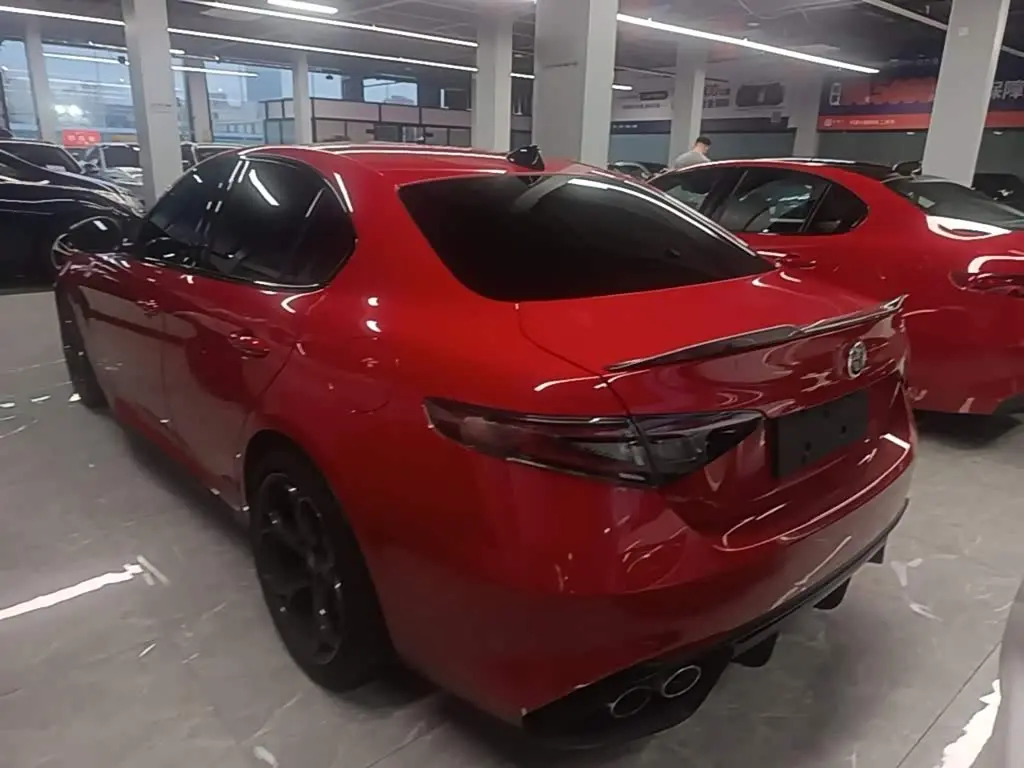 Alfa Romeo Giulia 2026 — ფოტო 5/20