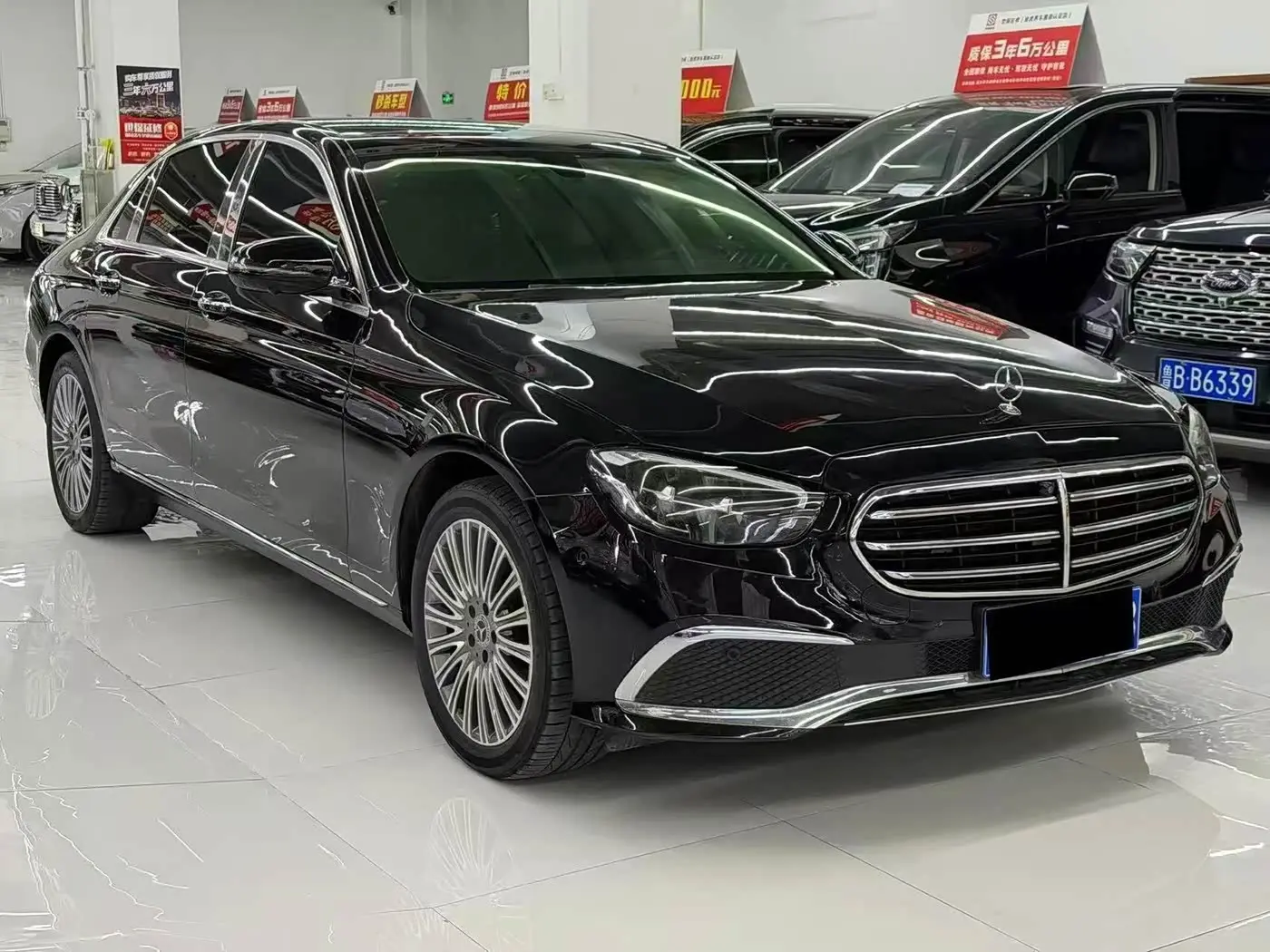 Mercedes-Benz E-Class 2022 — Photo 3/9