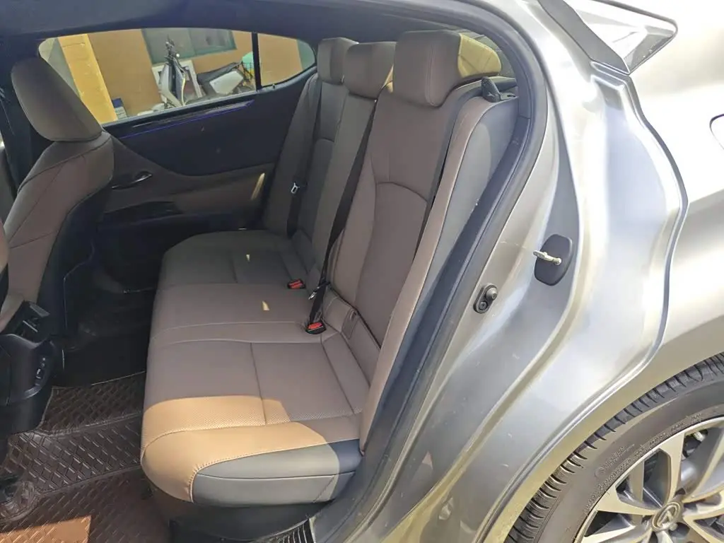Lexus ES 2022 — Şəkil 13/20