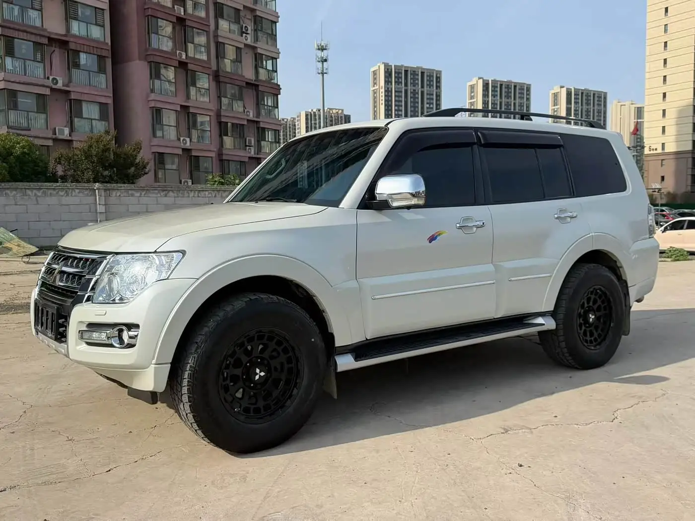 Mitsubishi Pajero 2018 — Şəkil 2/9
