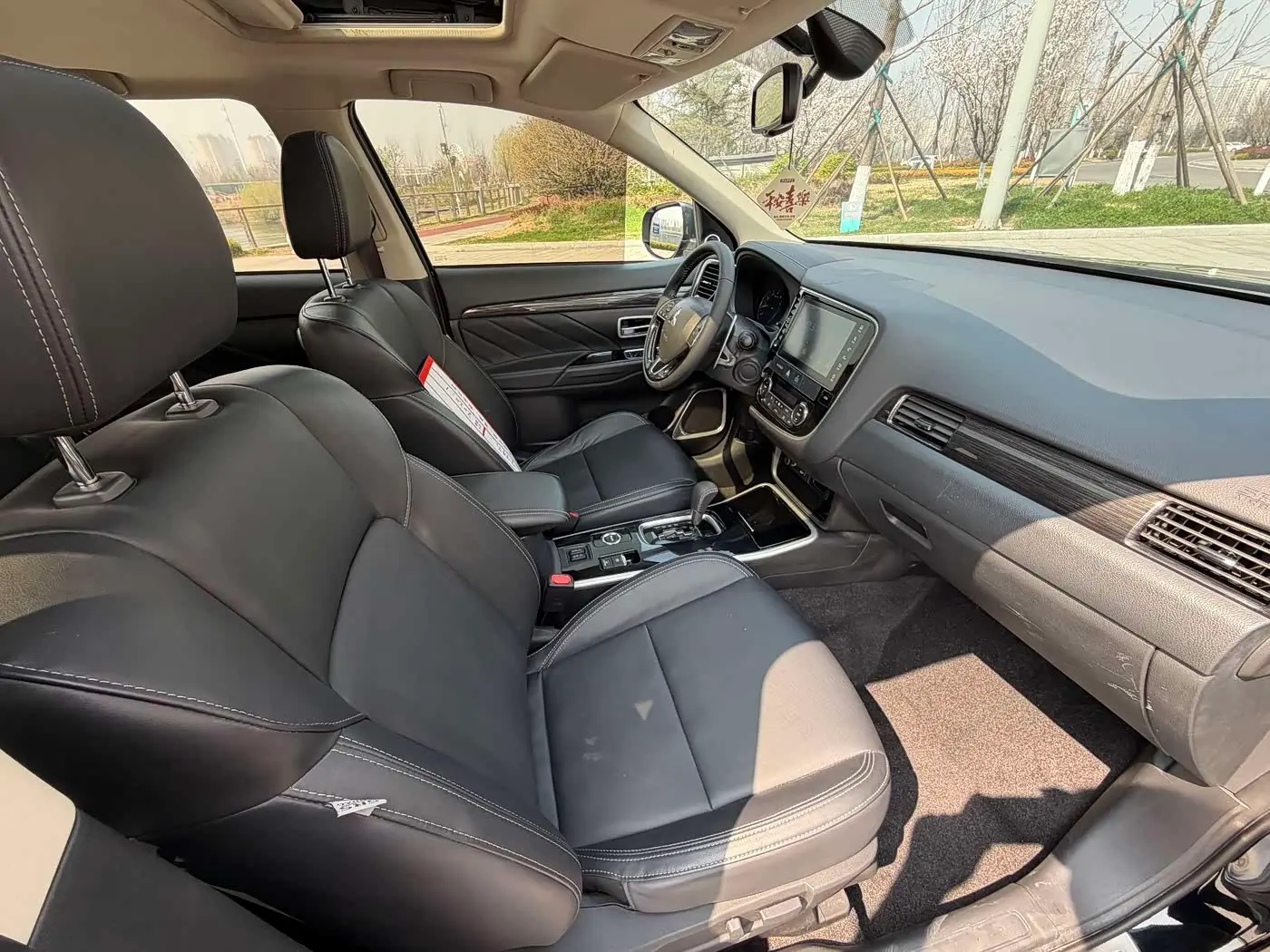 Mitsubishi Outlander 2020 — Şəkil 6/9