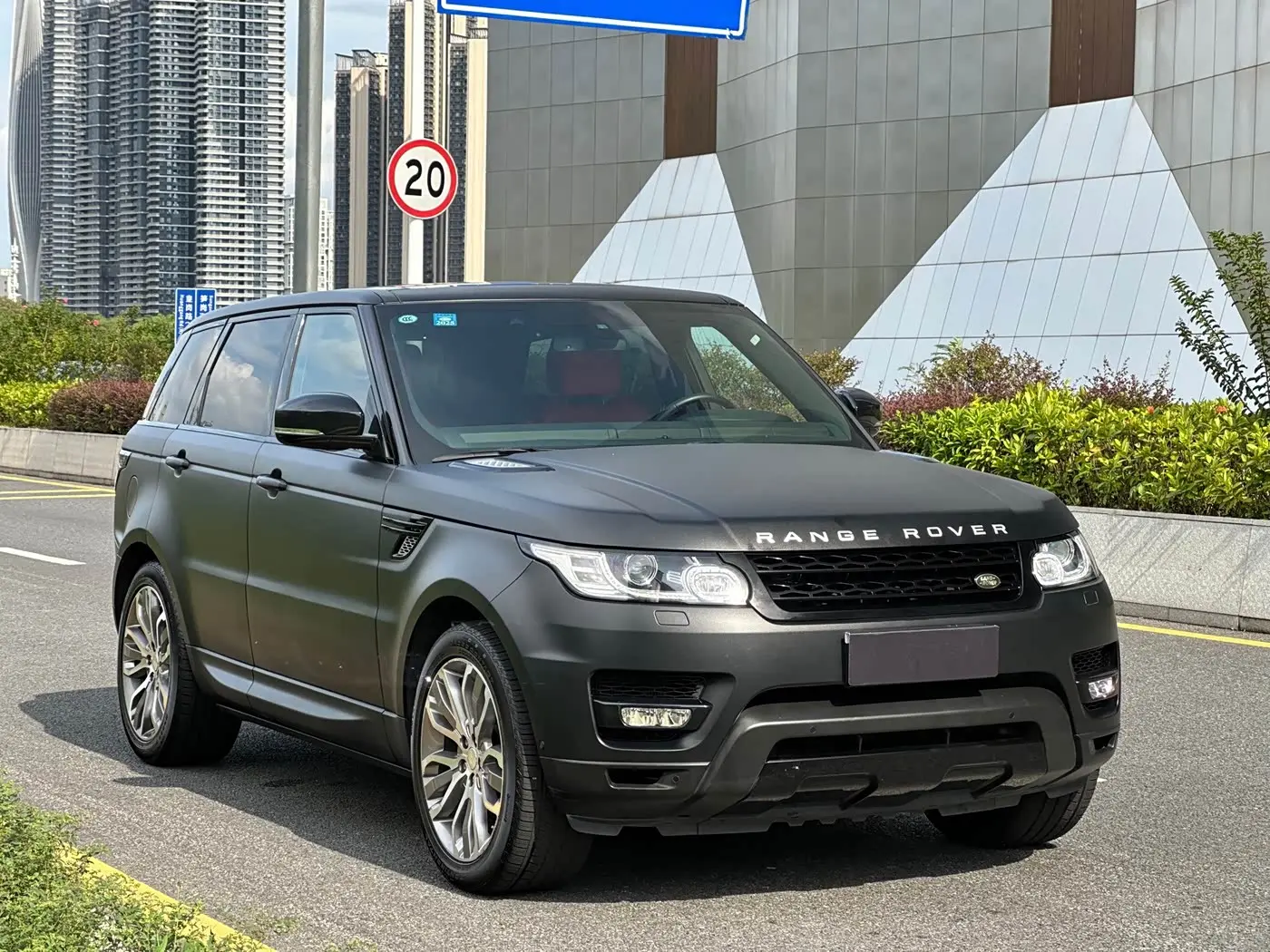 Land Rover Range Rover Sport 2014 — Photo 4/20