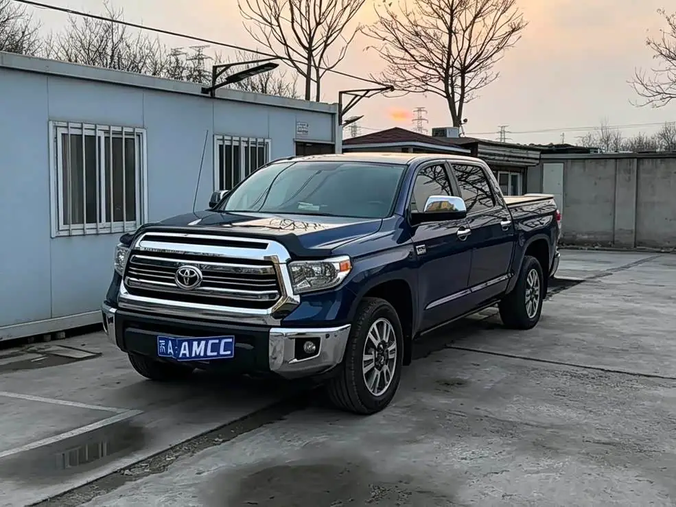 Toyota Tundra, 2015
