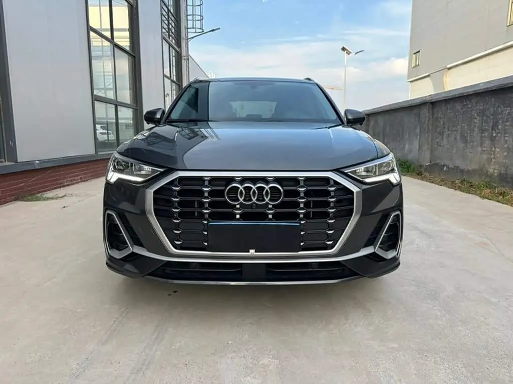 Audi Q3 2022 — Фото 2/9