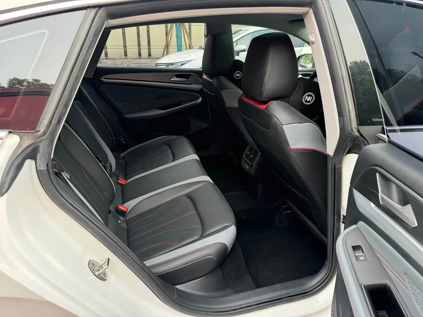 Volkswagen Lamando 2023 — Photo 7/17