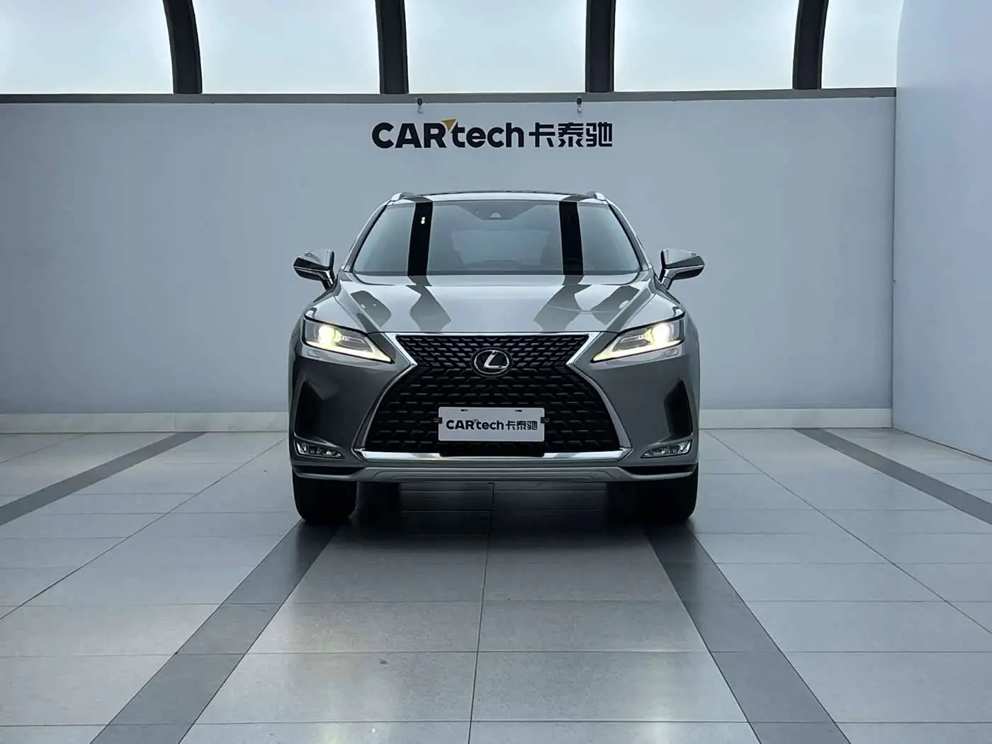 Lexus RX 2022 — Şəkil 2/9