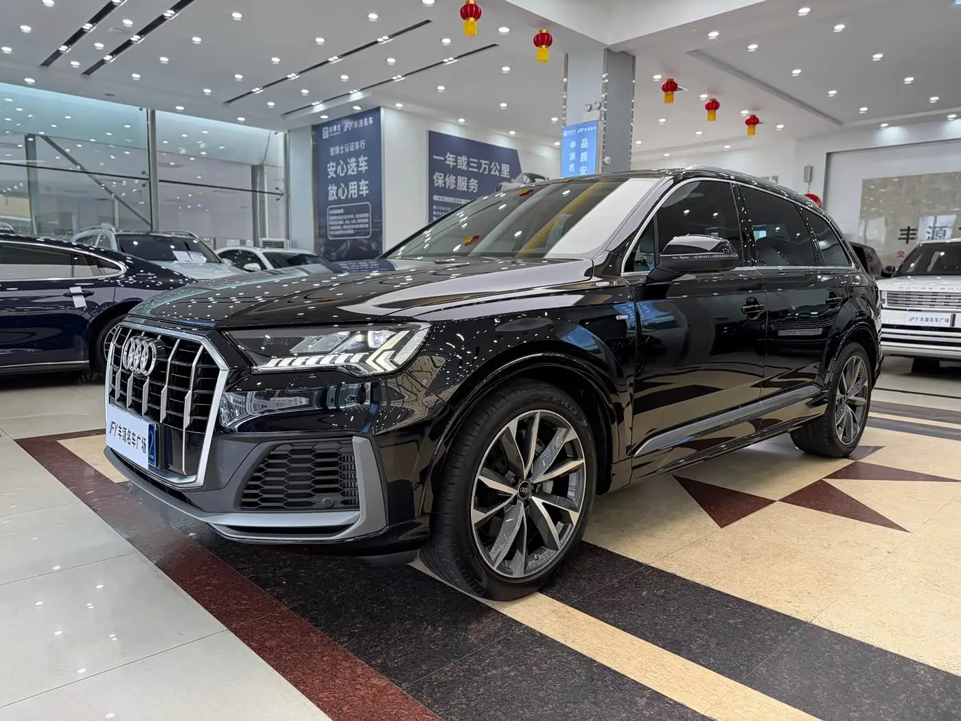 Audi Q7 2021 — Photo 1/20