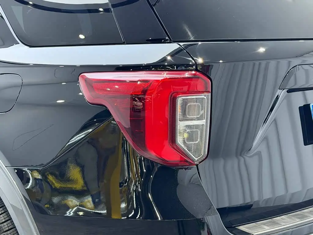 Ford Explorer 2020 — Фото 17/17