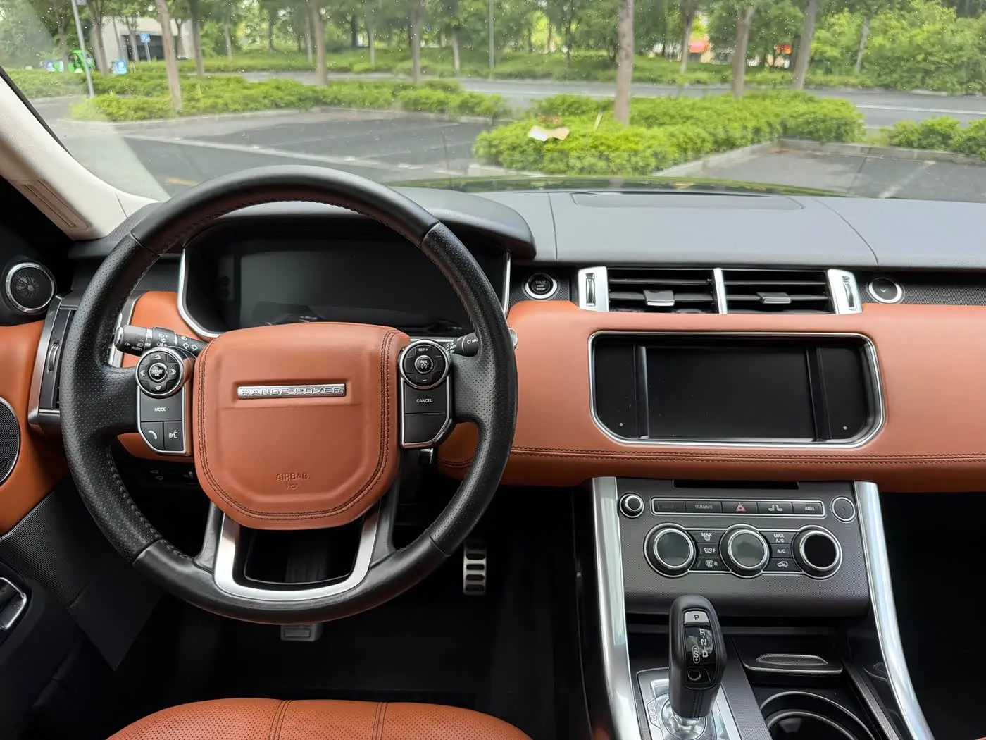 Land Rover Range Rover Sport 2016 — Photo 6/10