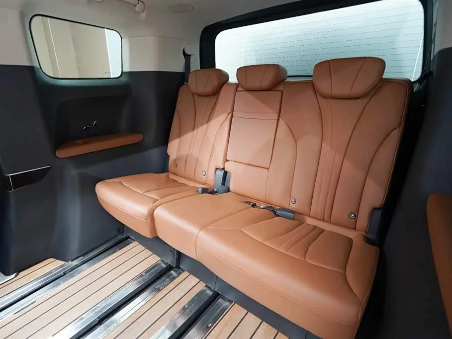 Hongqi HQ9 2024 — Photo 16/18