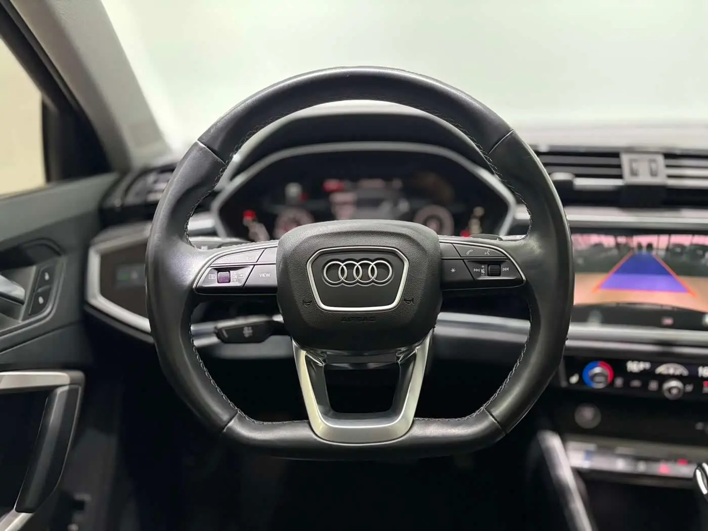Audi Q3 2023 — Фото 13/20