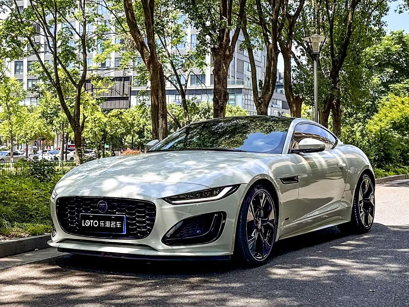 Jaguar F-TYPE 2025 — Photo 1/15
