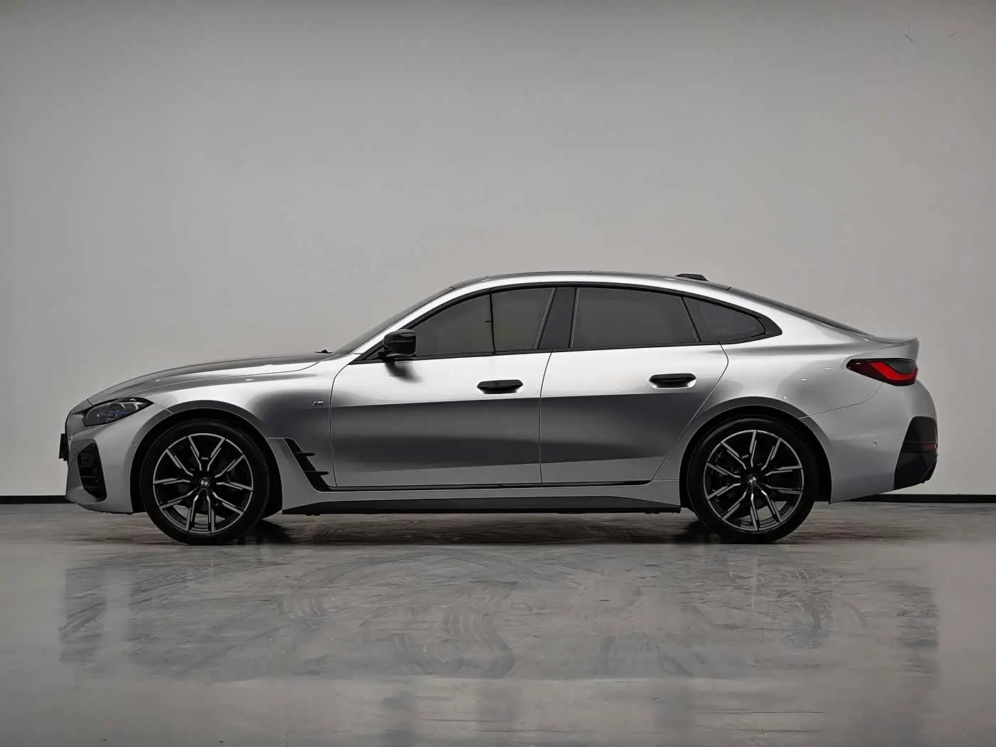 BMW 4 Series 2025 — Фото 7/19