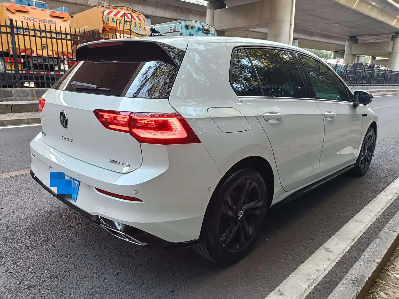 Volkswagen Golf 2024 — Photo 13/14