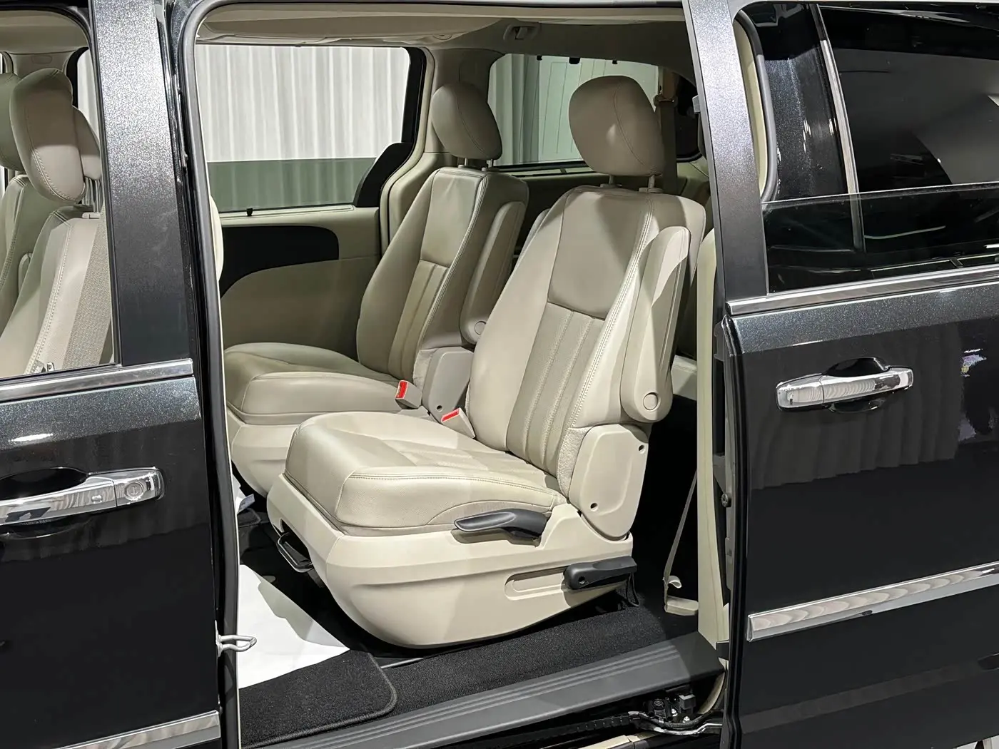 Chrysler Grand Voyager 2016 — Фото 13/20