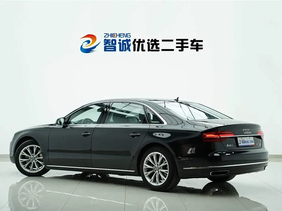 Audi A8 2014 — Photo 6/20