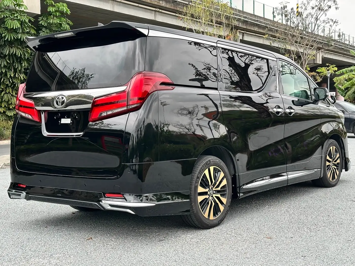 Toyota Alphard 2019 — Şəkil 4/18