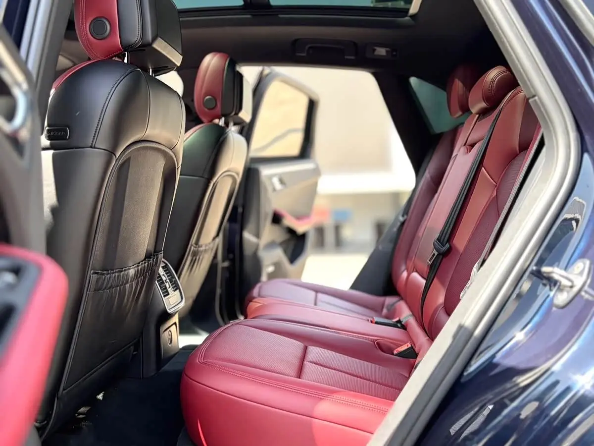 Porsche Macan 2022 — ფოტო 11/15