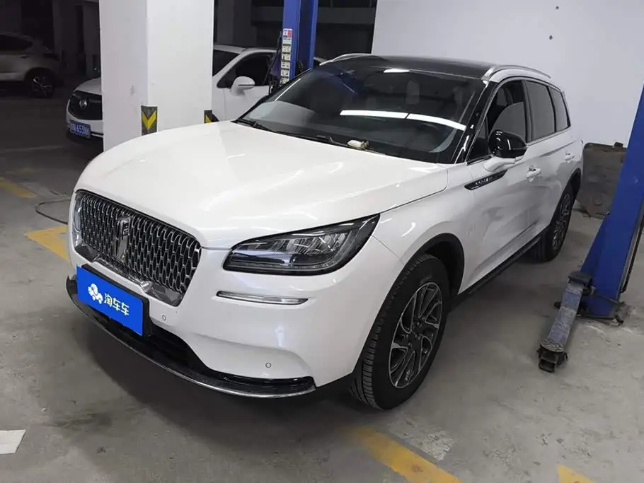 Lincoln Adventurer, 2021