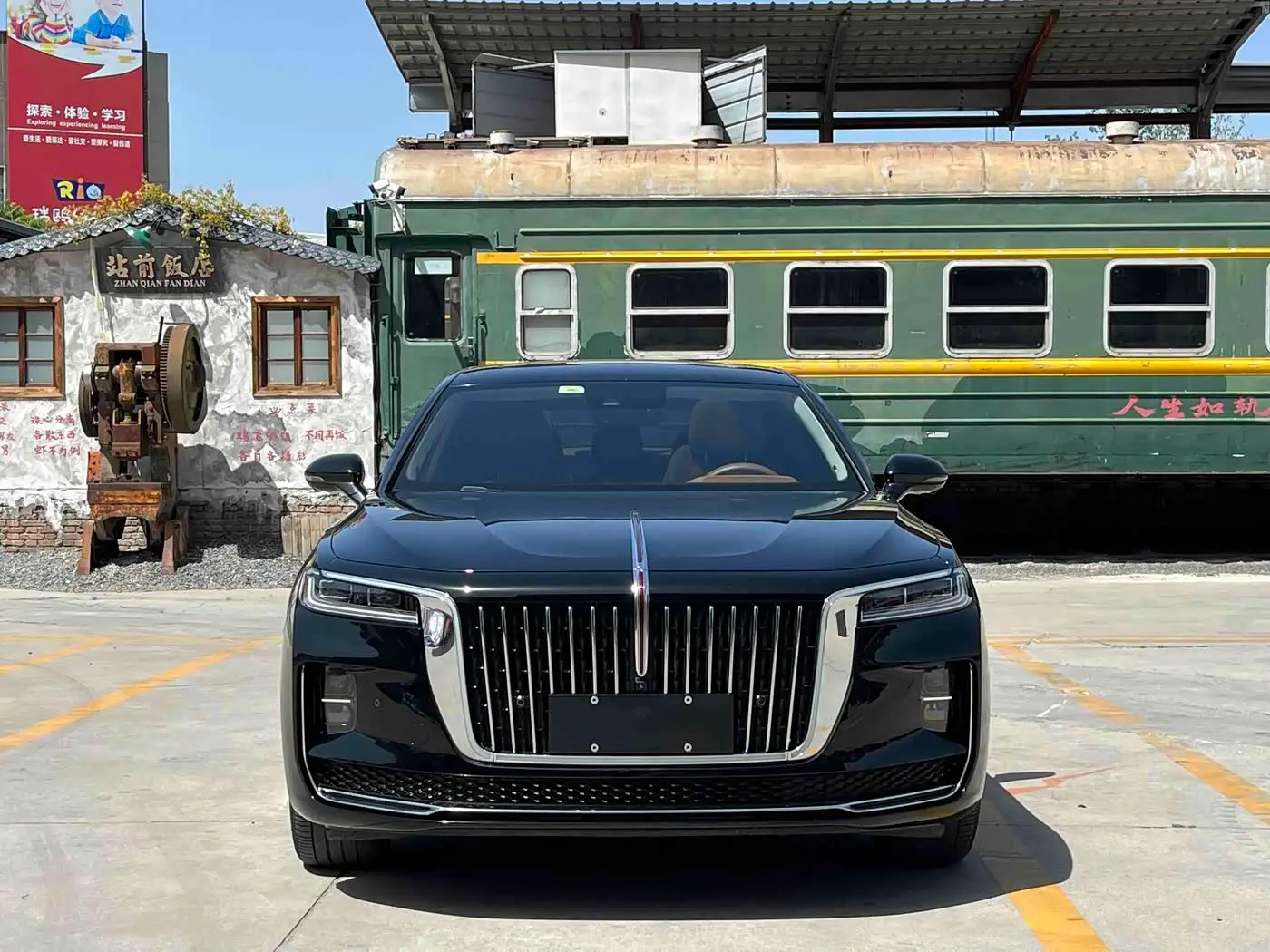 Hongqi H9 2021 — ფოტო 3/19