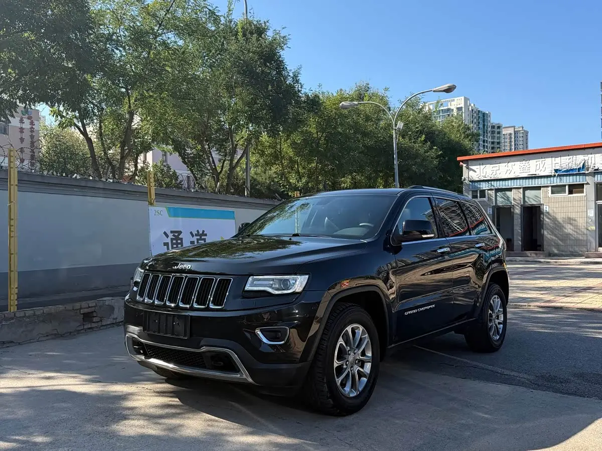 Jeep Grand Cherokee 2015 — Фото 1/20