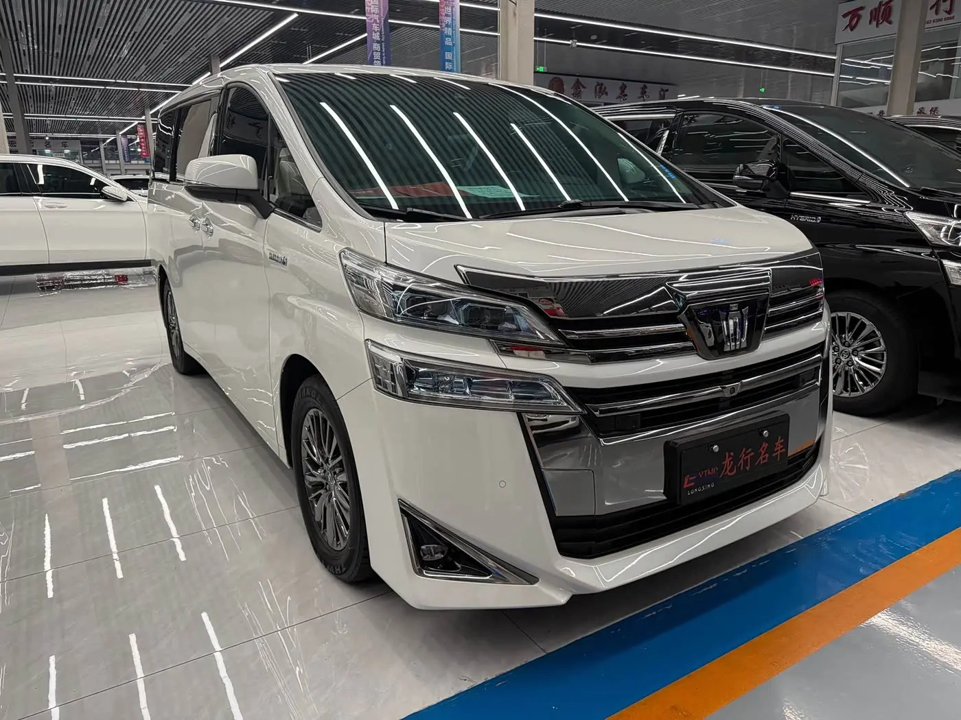 Toyota Vellfire 2021 — Фото 3/10