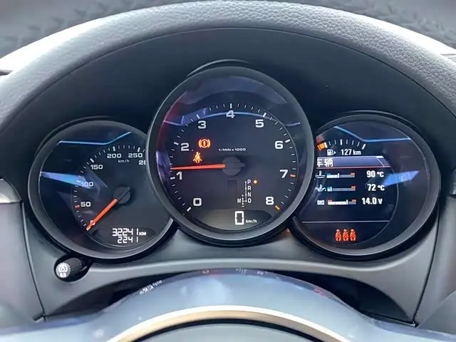Porsche Macan 2021 — Photo 10/19