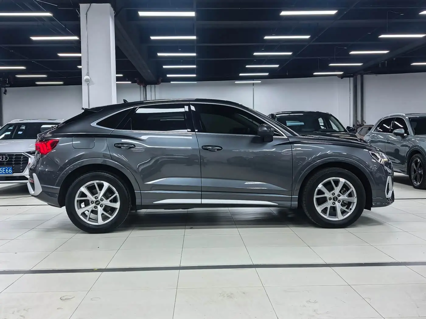 Audi Q3 Sportback 2022 — Şəkil 7/20