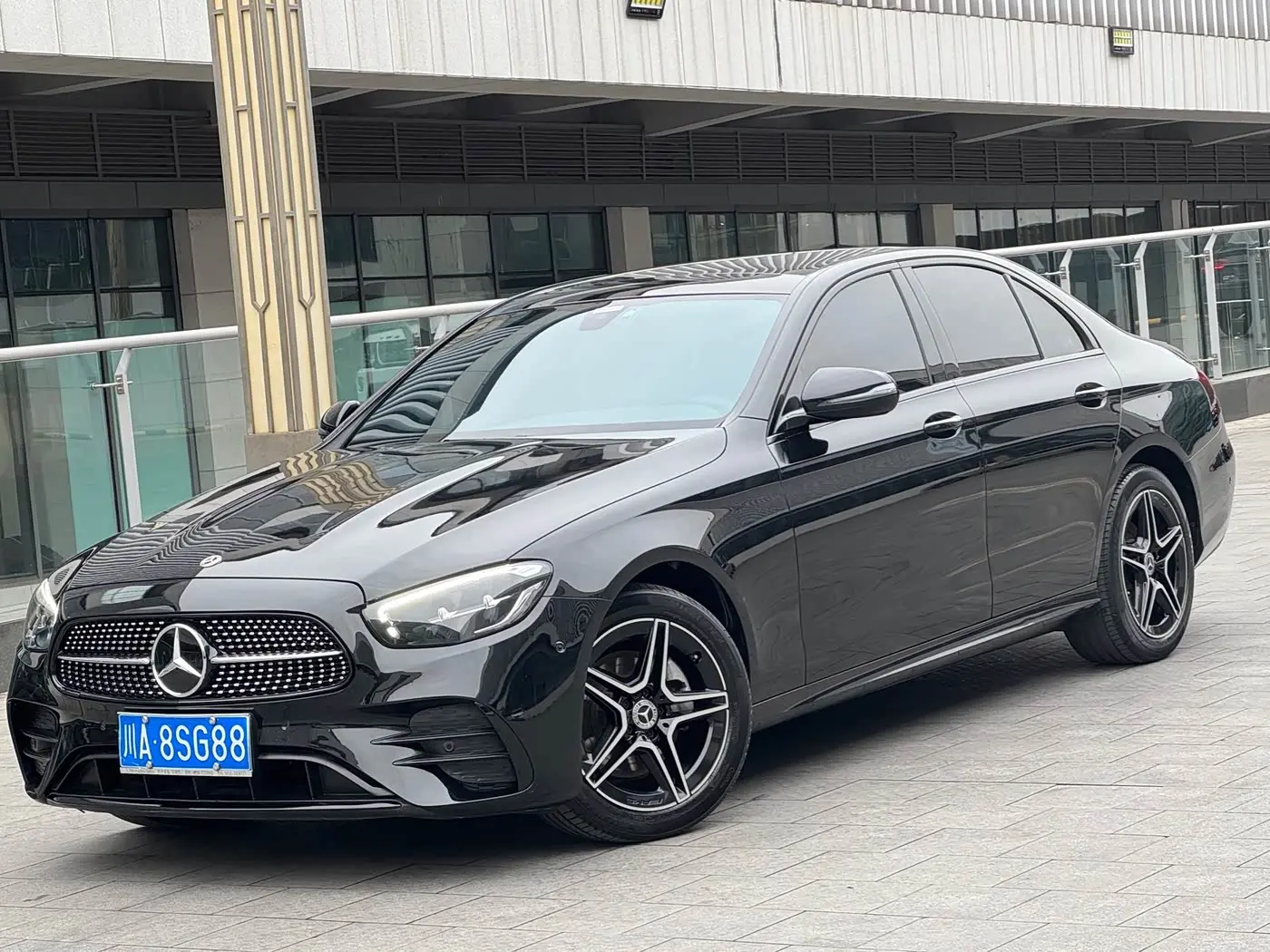 Mercedes-Benz E-Class 2022 — Фото 1/20
